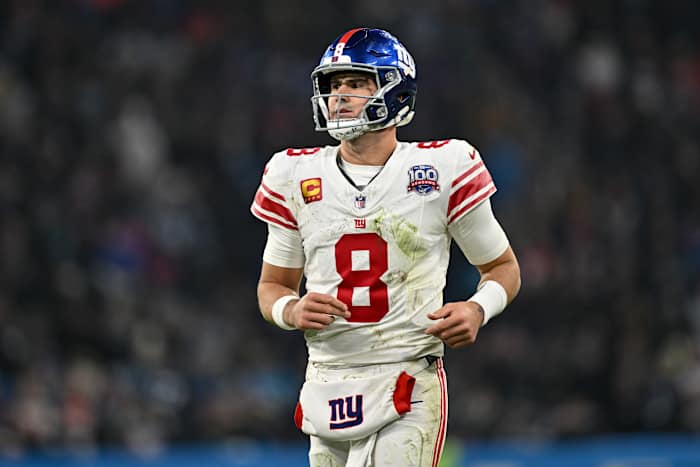 Giants bank QB Daniel Jones en zal Tommy DeVito starten tegen de Bucs