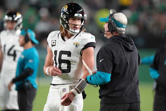 Jaguars QB Trevor Lawrence uitgeschakeld tegen de Vikingen, waardoor Mac Jones moet beginnen, zegt AP-bron