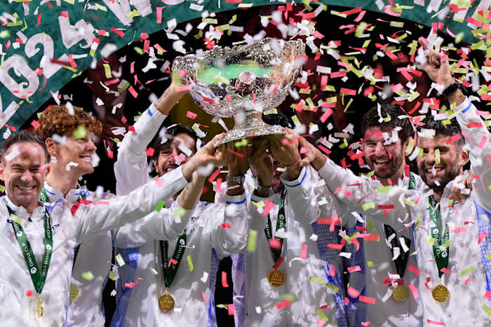Jannik Sinner leidt Italië langs Nederland voor de tweede opeenvolgende Davis Cup-titel