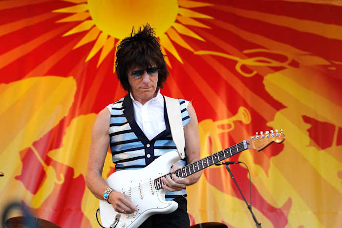 Jeff Beck was een van de grootste rockgitaristen. Nu worden zijn instrumenten geveild