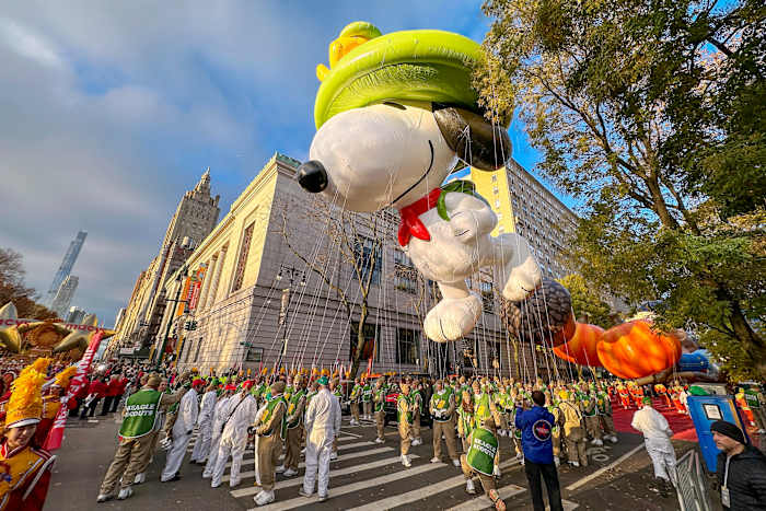 Jennifer Hudson, Kylie Minogue en Billy Porter treden op tijdens Macy's Thanksgiving Parade