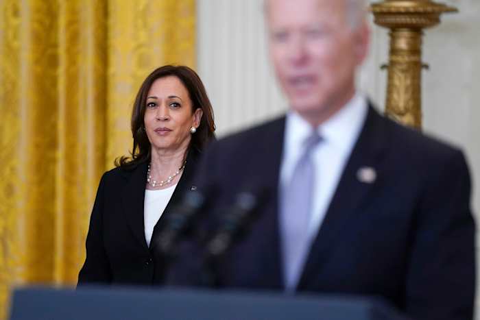 Joe Biden krijgt van Harris-bondgenoten de schuld van het klinkende verlies van de vice-president