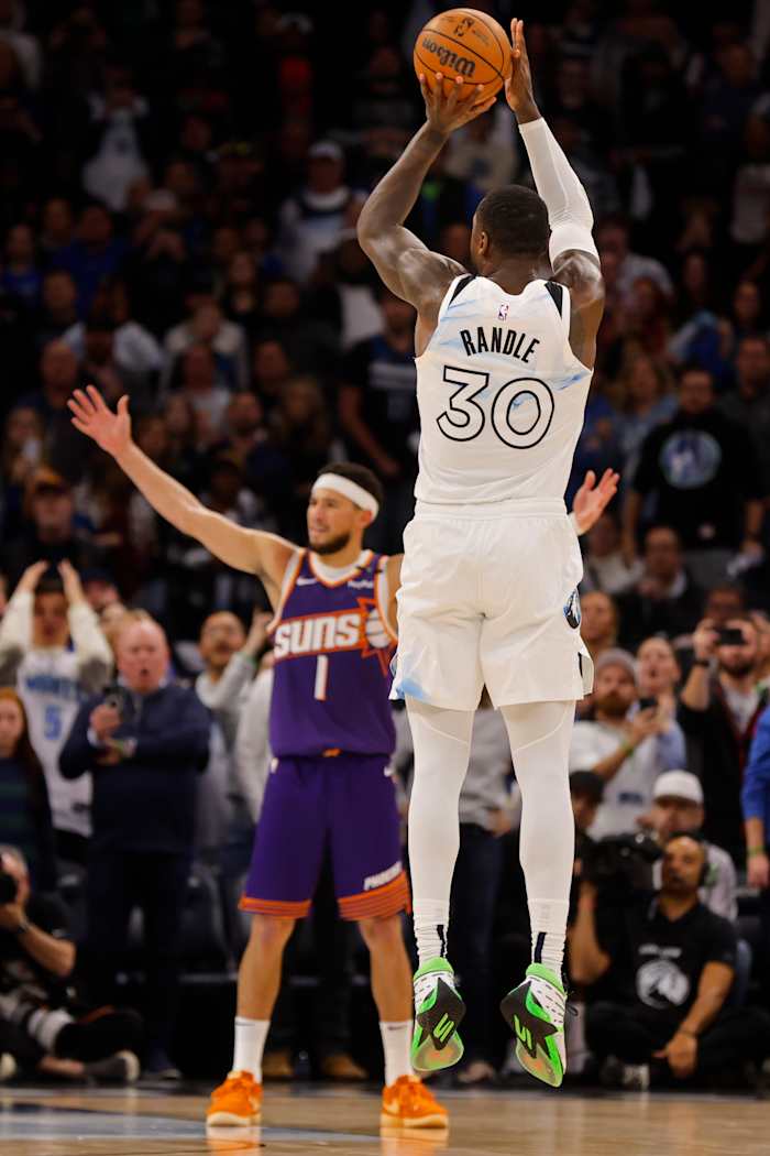 Julius Randle's winnende 3-pointer tegen Suns zorgt voor een seizoenshoge prestatie van 35 punten