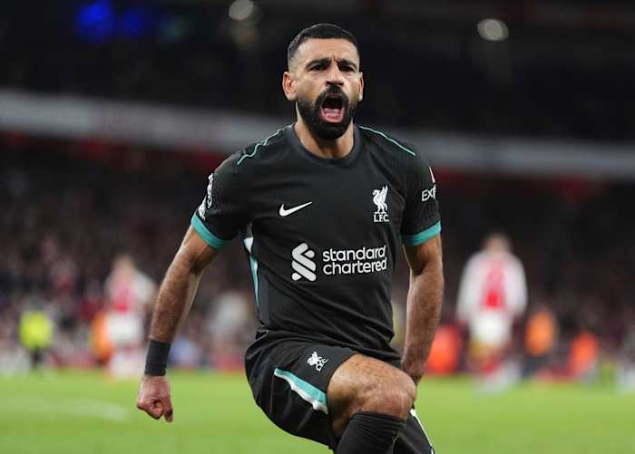 Liverpool vecht terug voor gelijkspel bij Arsenal nadat Man United opnieuw verliest door de druk op Ten Hag op te voeren