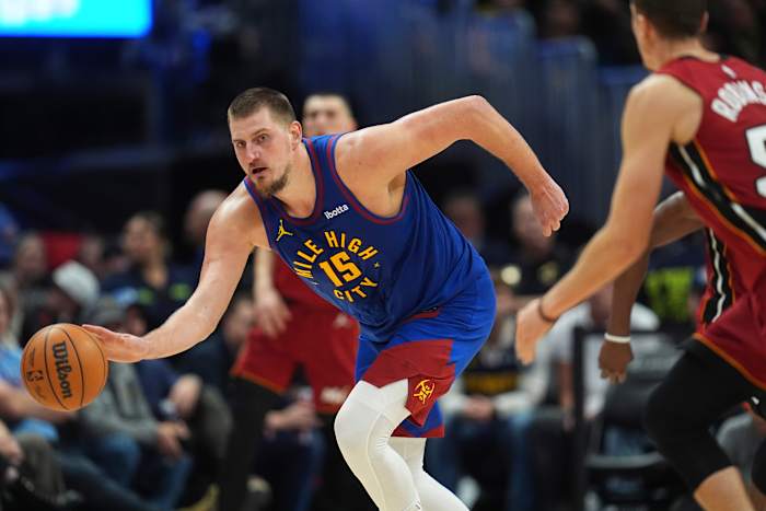 Nuggets-ster Nikola Jokic en coach Michael Malone missen om persoonlijke redenen de wedstrijd tegen Pelicans