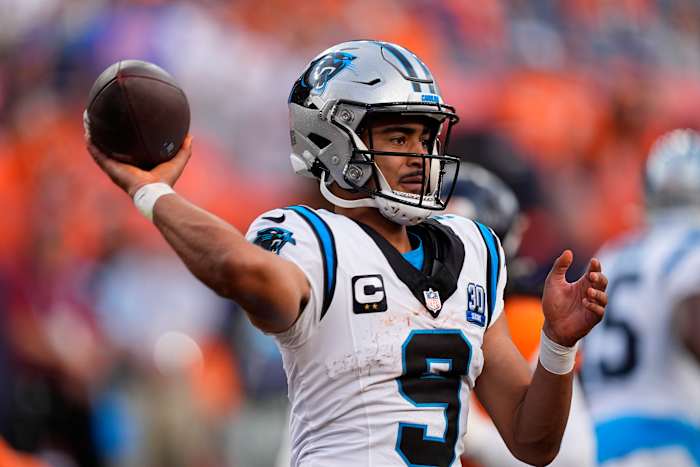 Panthers QB Bryce Young begint in week 9, wanneer de Saints anticiperen op de terugkeer van Derek Carr