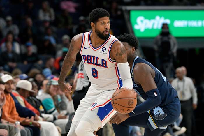 Paul George, de ster van de 76ers, stond de volgende twee wedstrijden buitenspel met een botkneuzing in de linkerknie