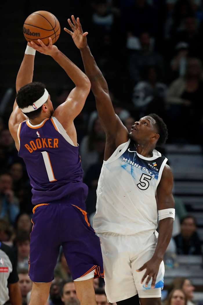 Randle slaat 3 bij de zoemer en tilt Timberwolves boven Booker, Suns met 120-117 overwinning