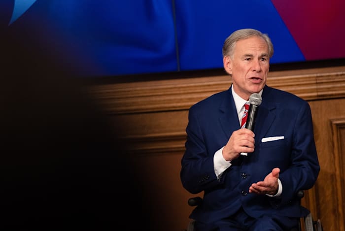 Regering Greg Abbott wil het collegegeld aan de hogescholen en universiteiten in Texas voor nog eens twee jaar bevriezen