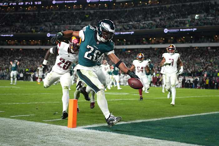 Saquon Barkley loopt voor 2 touchdowns, Eagles verslaan Commanders met 26-18 en vergroten de voorsprong van NFC East