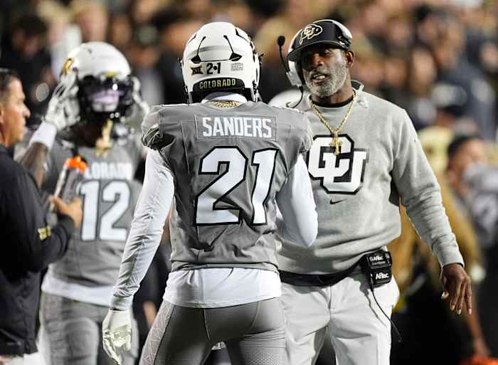 Shedeur Sanders en Travis Hunter helpen Colorado Cincinnati met 34-23 te verslaan om bowl-geschikt te worden