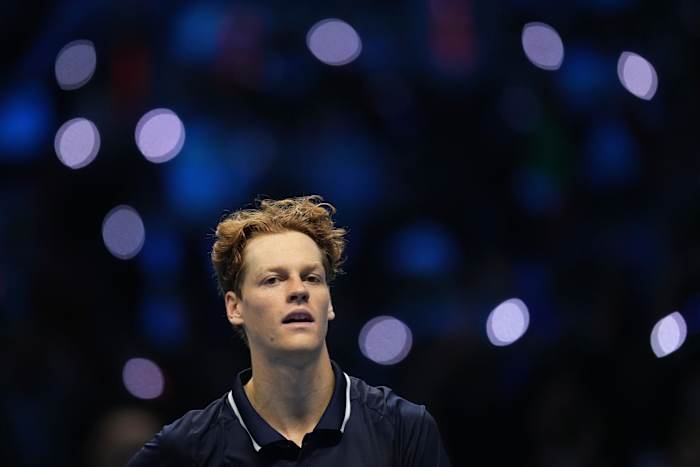 Sinner vertelt over zijn dopingzaak nadat hij Fritz versloeg voor de ATP Finals-trofee voor zijn thuisfans