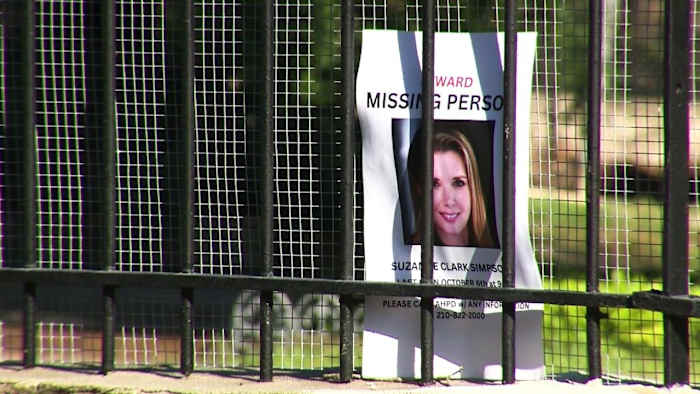 'Spreek voor mijn moeder': de dochter van Suzanne Simpson deelt boodschap over huiselijk geweld