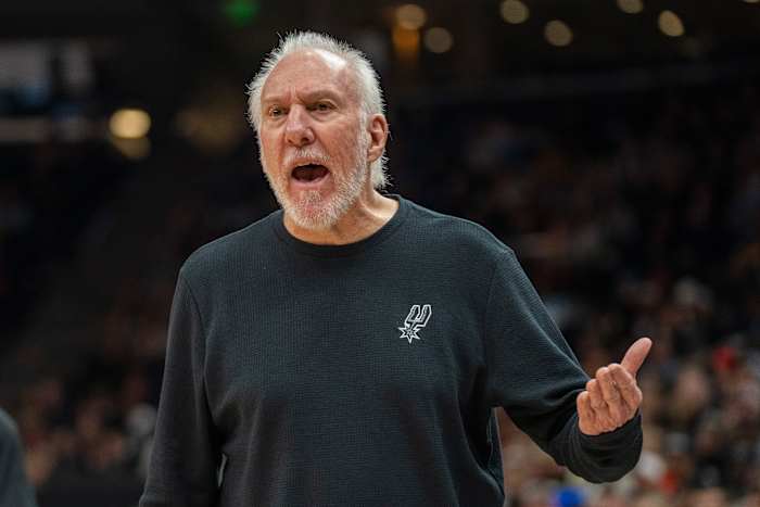 Spurs-coach Gregg Popovich mist de wedstrijd tegen Timberwolves vanwege een onbekende ziekte
