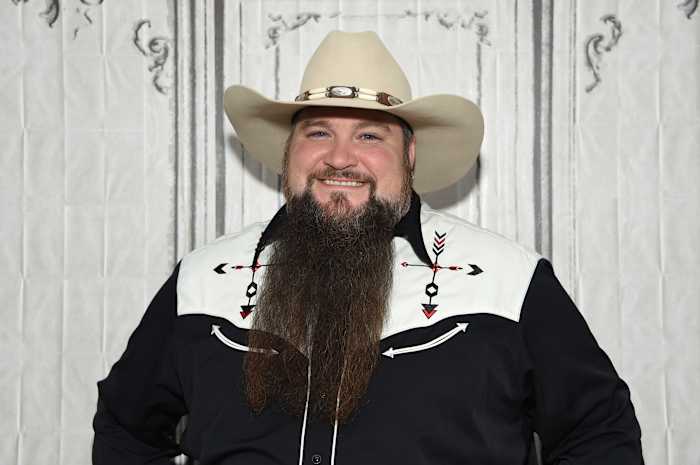'The Voice'-winnaar Sundance Head herstelt thuis nadat hij per ongeluk is neergeschoten op zijn ranch in Texas