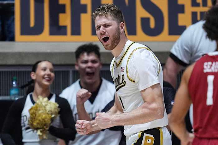 Trey Kaufman-Renn scoort 26 punten en leidt nummer 13 Purdue voorbij nummer 2 Alabama 87-78