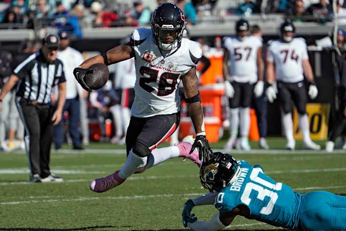 Texanen vinden momentum op weg naar afscheid met een 23-20 overwinning bij Jaguars na het uitschakelen van QB Lawrence