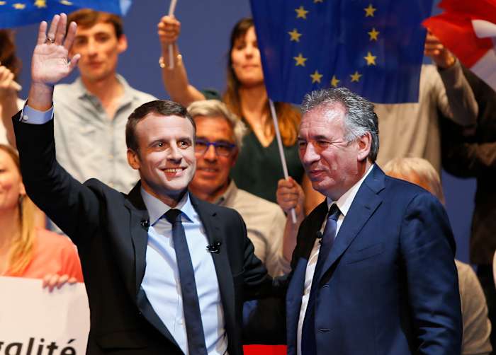 Aan de macht blijven is de belangrijkste uitdaging voor de nieuwe Franse regering