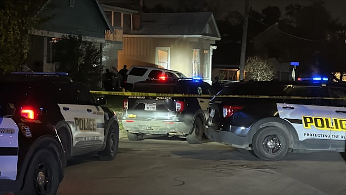 Actieve scène in het huis van East Side ontruimd door de politie van San Antonio