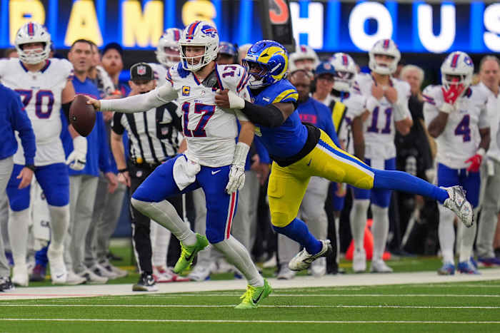 Allen zet NFL-record met 3 TD-passes en 3 TD-runs, maar Stafford's Rams houden Bills 44-42 tegen