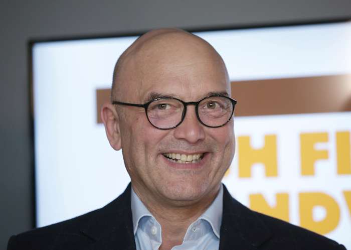 BBC onder de loep terwijl 'Masterchef'-presentator Gregg Wallace terugslaat op beschuldigingen van wangedrag