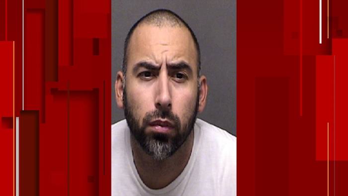 BCSO-agent werd meer dan een jaar na zijn arrestatie aangeklaagd voor het achterlaten van een baby van twee maanden in een auto, zo blijkt uit de gegevens