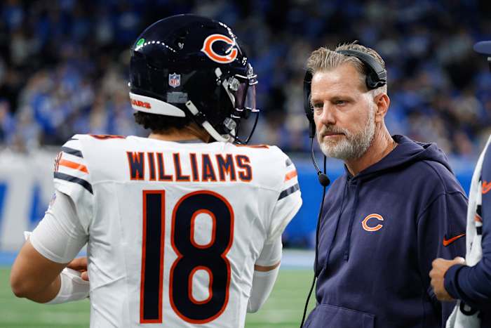 Bears ontslaat coach Matt Eberflus na een slip gekenmerkt door slechte beslissingen laat in de wedstrijden
