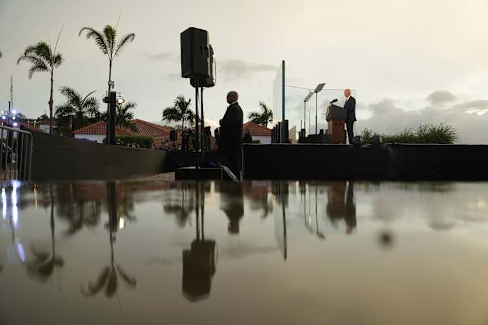 Biden zegt dat de VS ‘all-in’ zijn voor Afrika tijdens zijn bezoek aan Angola, bedoeld om China tegen te gaan