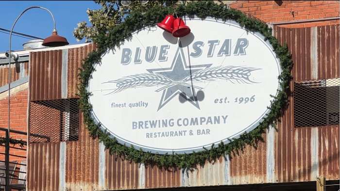 Blue Star Arts Complex gaat in 2025 parkeerkosten in rekening brengen, zegt een functionaris