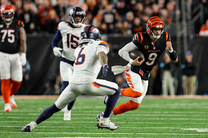 Burrow gooit een TD-pass van 3 meter naar Higgins in OT terwijl de Bengals de Broncos met 30-24 verslaan