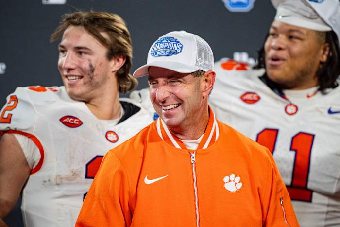 Clemson's Swinney kan niet wachten op de positieve impact van Belichick op de Atlantic Coast Conference
