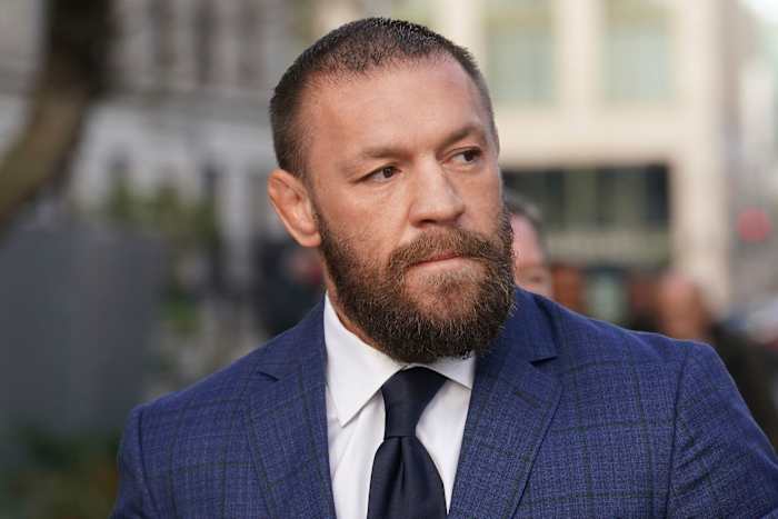 Conor McGregor zegt dat hij in onderhandeling is met Logan Paul voor een bokstentoonstelling in India