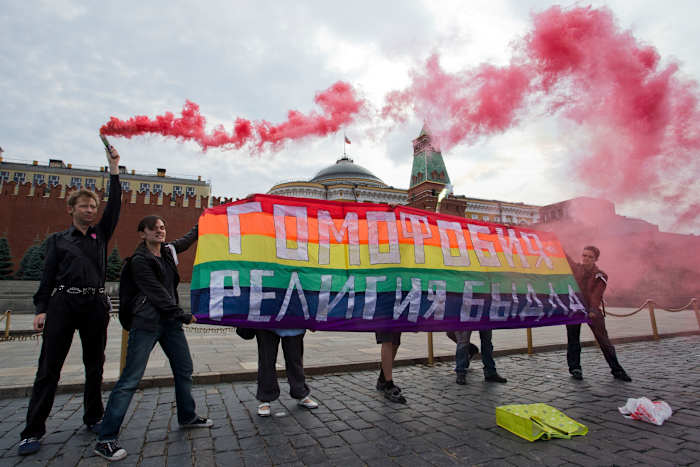 De Russische LGBTQ+-gemeenschap leeft in angst als gevolg van nieuwe wetten en rechterlijke uitspraken, zeggen activisten