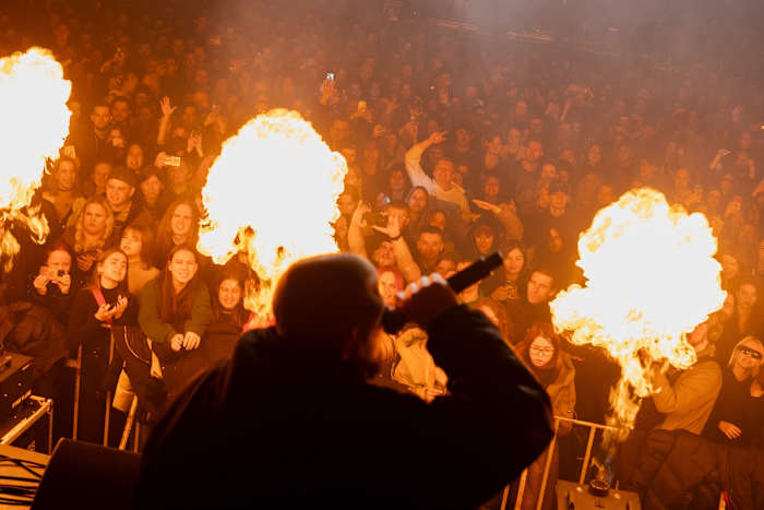 De basisfinanciering voor het Oekraïense leger neemt af naarmate groepen op zoek gaan naar creatieve manieren om geld in te zamelen