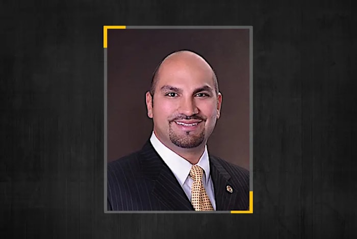 De beste gekozen functionaris van Webb County stapt over naar de Republikeinse Partij