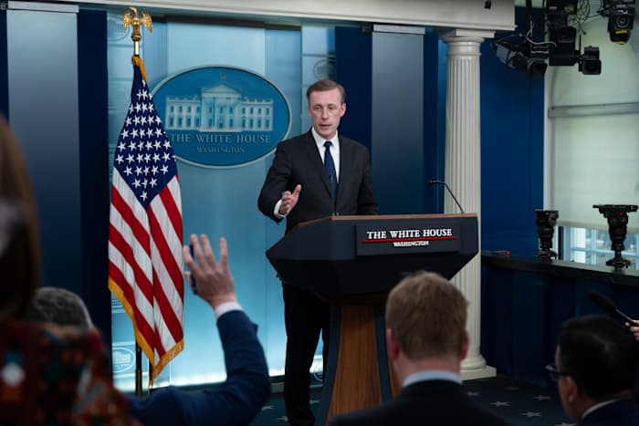 De teams van Trump en Biden houden vol dat ze hand in hand werken aan buitenlandse crises