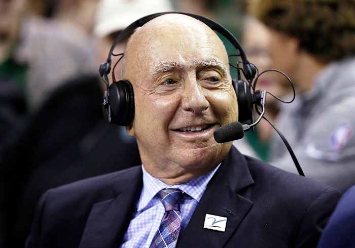 Dick Vitale zegt dat hij kankervrij is na de vierde aanval van de ziekte in iets meer dan 3 jaar