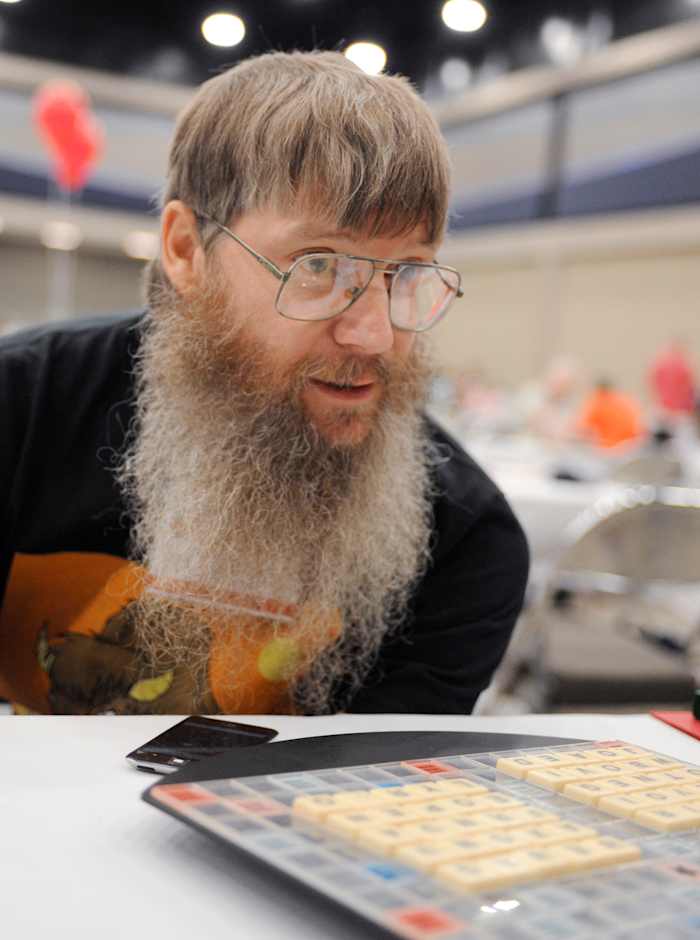 Een Nieuw-Zeelander studeerde een jaar lang om de Spaanse wereldtitel Scrabble te winnen. Hij spreekt geen Spaans