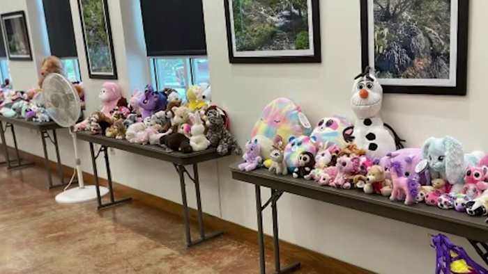 Een tiener uit Kansas die de Christmas Angel Tree-speelgoedactie voor Uvalde-families is begonnen, heeft jouw hulp nodig