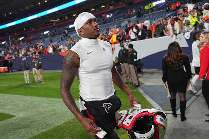 Falcons noemen rookie Michael Penix Jr. als startende QB, die veteraan Kirk Cousins ​​op de bank zet