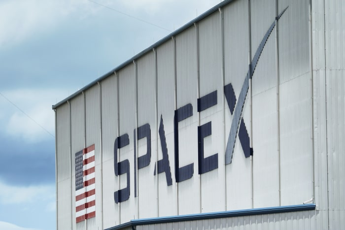 Groepen uit Zuid-Texas klagen een staatsagentschap aan omdat ze SpaceX toestemming hebben gegeven om zonder vergunning industrieel water te lozen
