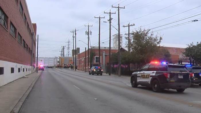 Het kantoor van de medische onderzoeker identificeert een man die is getroffen door een trein in het centrum van San Antonio