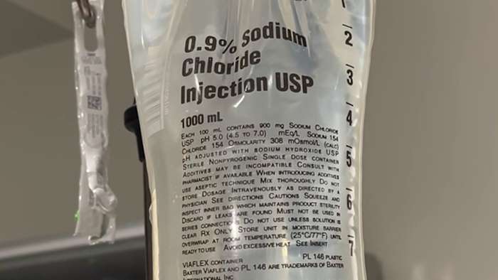 Het zouttekort in ziekenhuizen verbetert, maar 'nog niet uit de problemen', zegt de dokter uit San Antonio