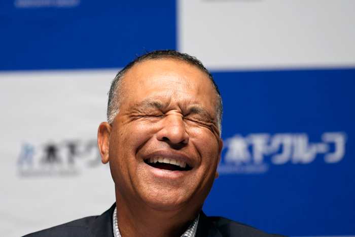 Is Shohei Ohtani zijn manager Dave Roberts nog een nieuwe Porsche schuldig?