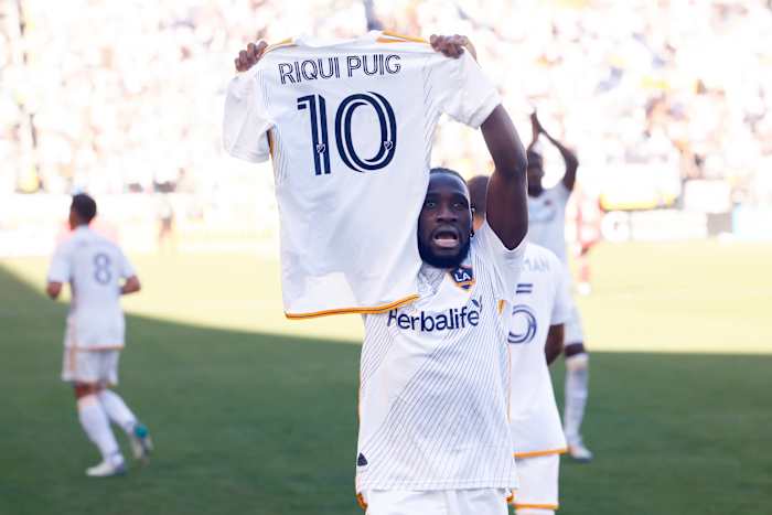 LA Galaxy slaat vroeg toe, houdt New York Red Bulls met 2-1 tegen en wint hun record zesde MLS Cup-kampioenschap