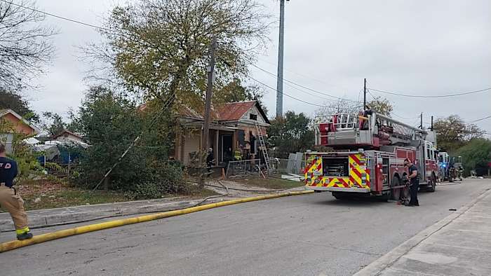 Man aangehouden na brand in leegstaande woning aan West Side