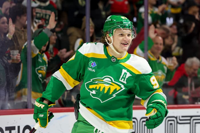 Minnesota Wild-ster Kirill Kaprizov zal de wedstrijd van vrijdagavond in Dallas missen met een blessure aan zijn onderlichaam