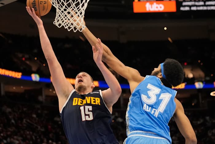 Move over Magic: Nuggets-ster Nikola Jokic passeert Johnson op de carrièrelijst met 139e triple-double