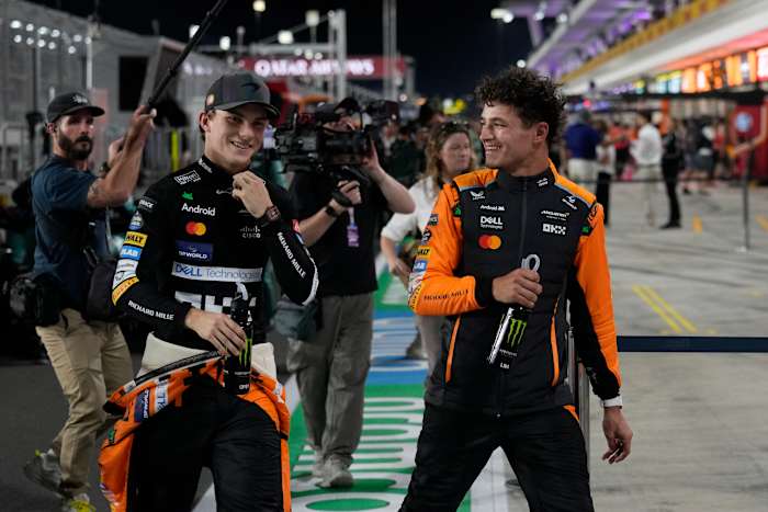 Norris negeert orders om Piastri te helpen en Verstappen verliest de pole in Qatar aan Russell