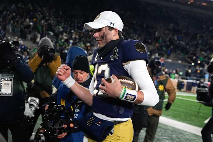 Notre Dame beschermt thuisveld in nieuw 'postseason'-tijdperk met eerste play-offoverwinning, 27-17 tegen Indiana